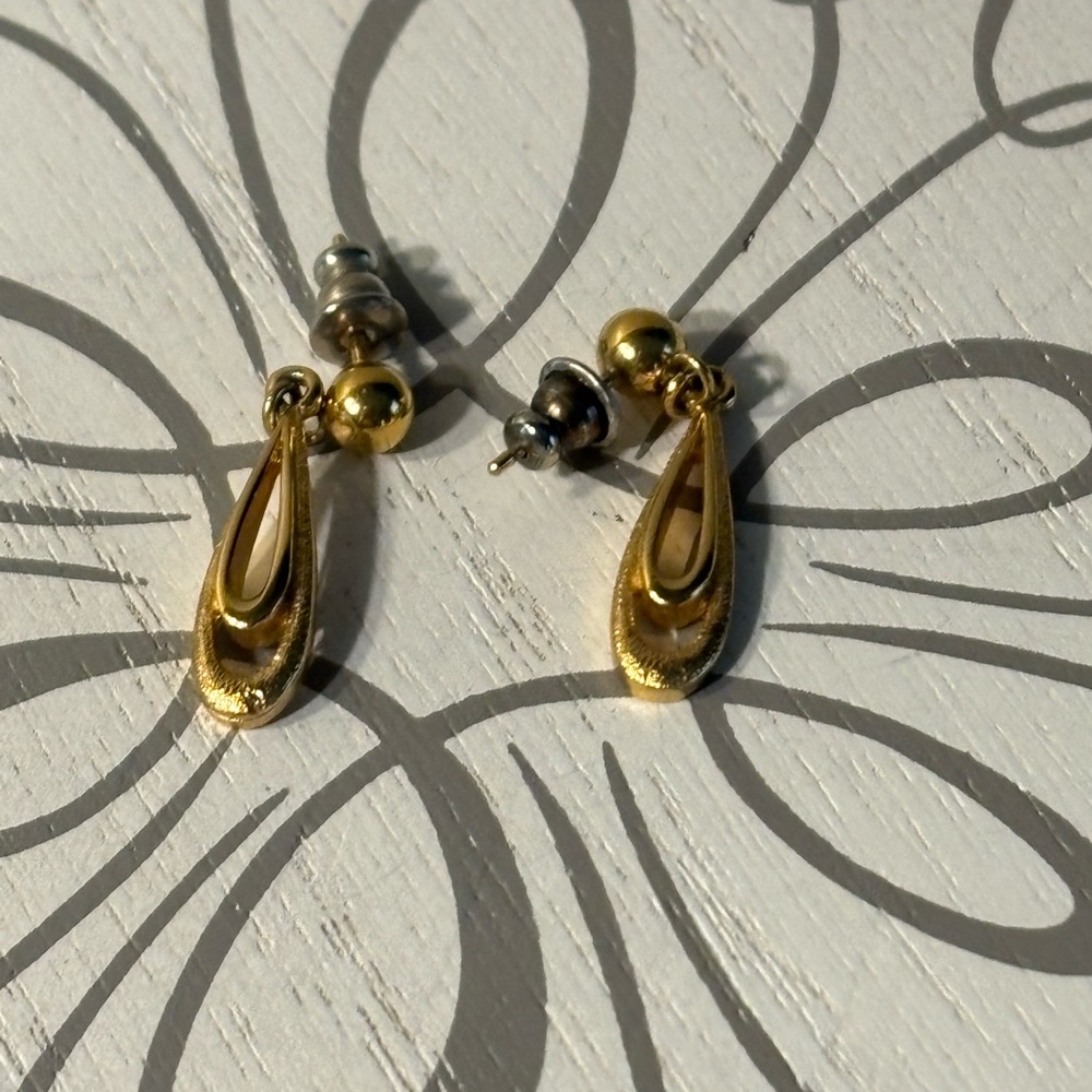 Gold Teardrop Earrings